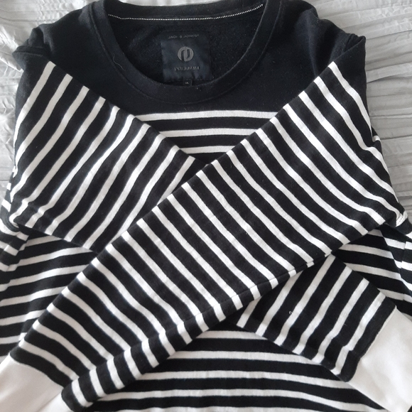 Jack and Jones XL black and white sweater - Picture 3 of 10
